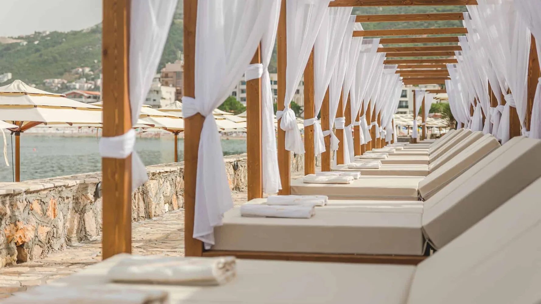 Bajkovite plaže, čisto more, skrivene uvale…