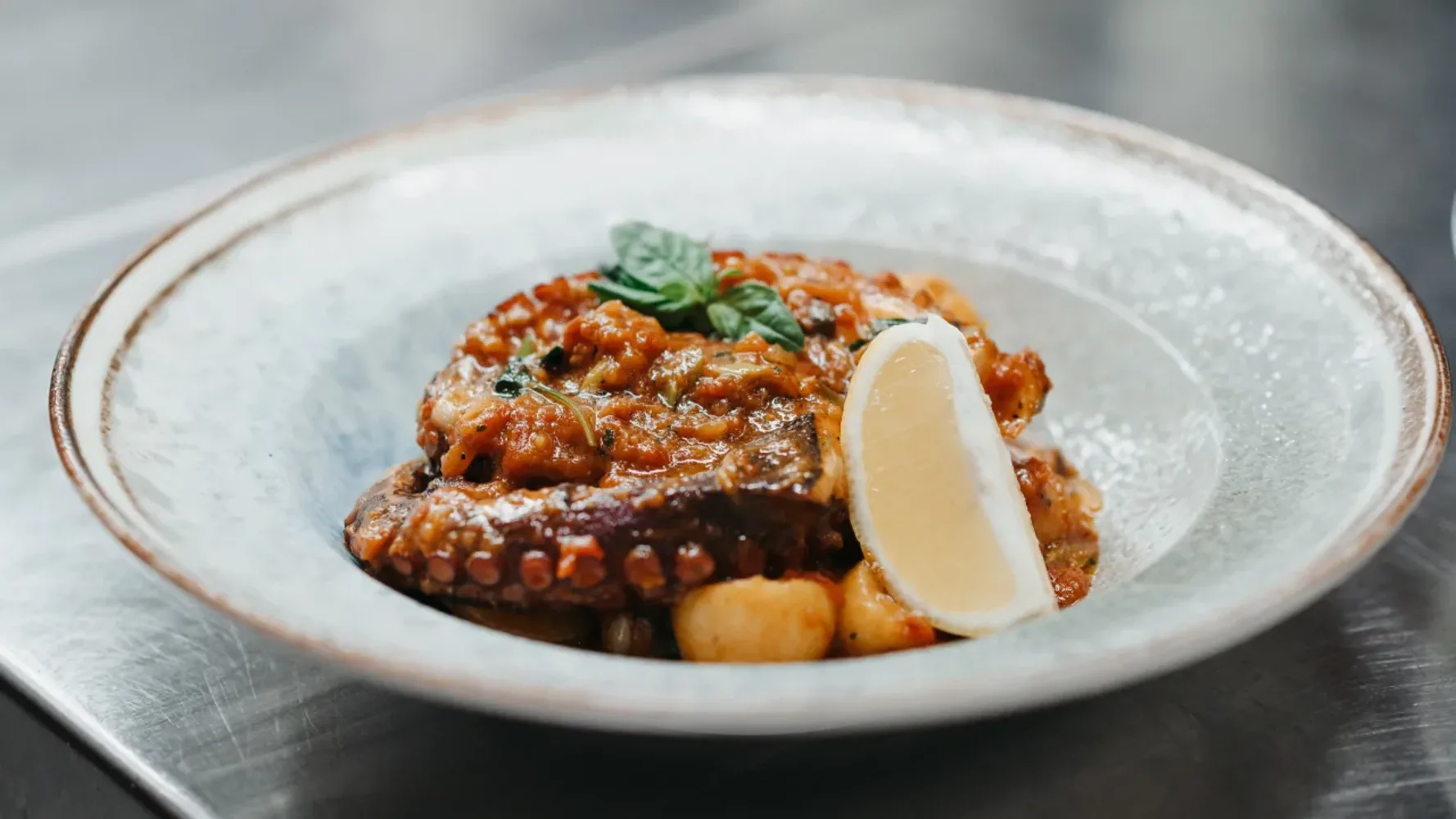 Hobotnica na domaćem krompiru i provensal sosu