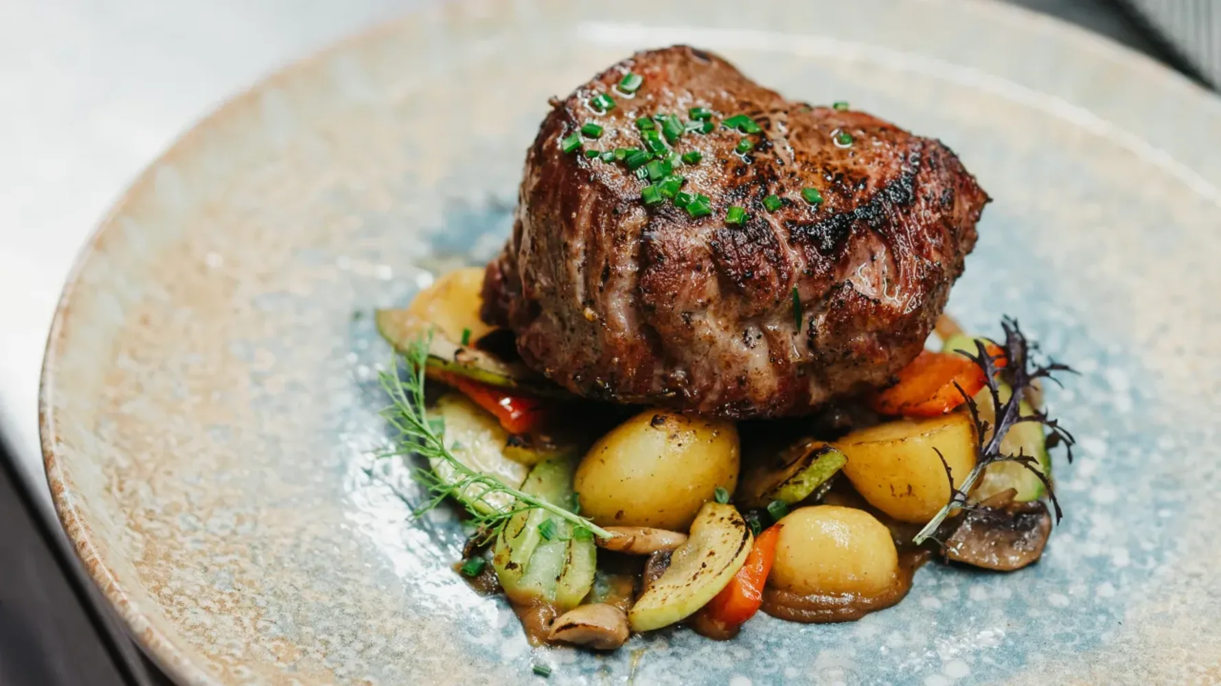 Biftek na mediteranskom povrću