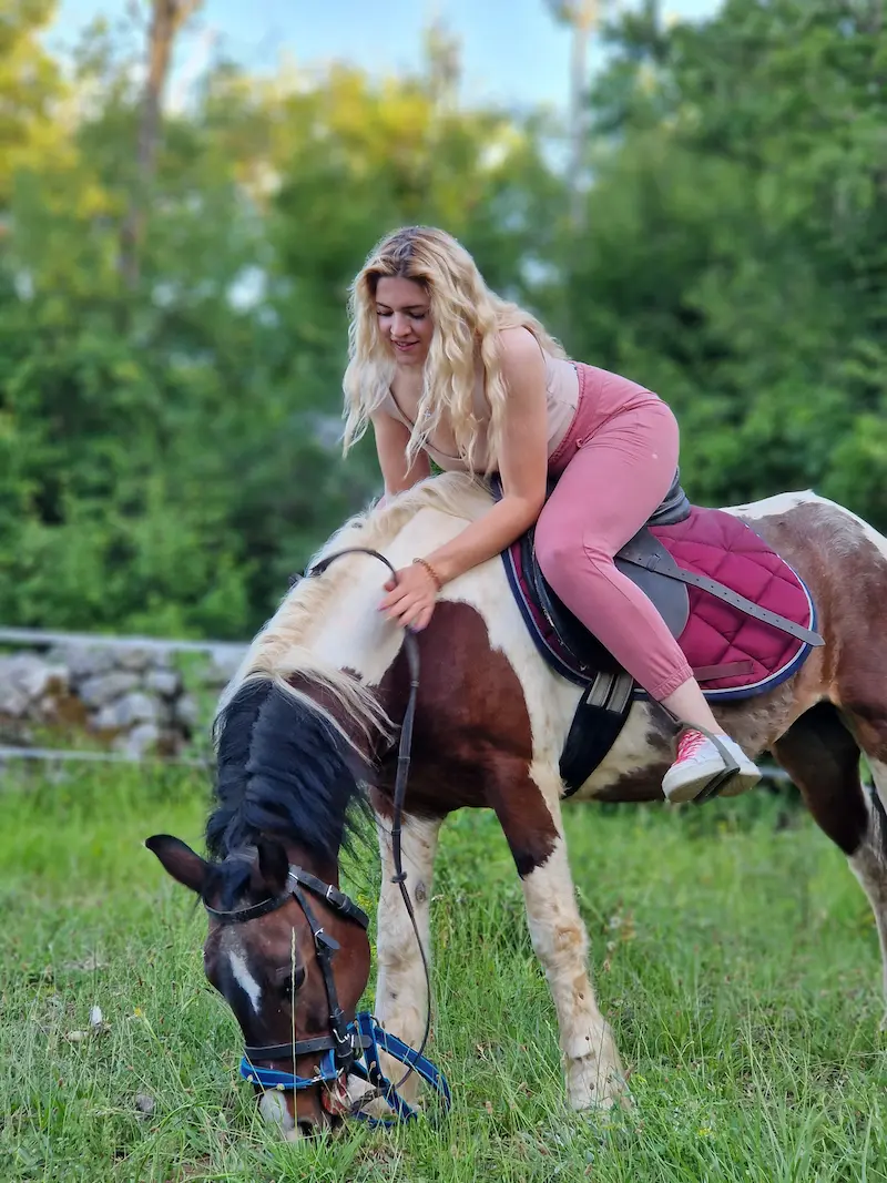 Horseback riding & lunch