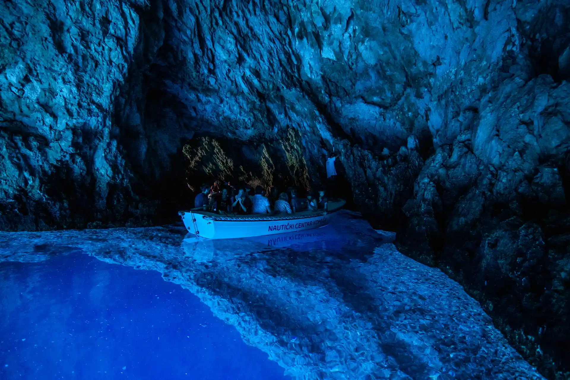 Tour of the stunning Blue Cave