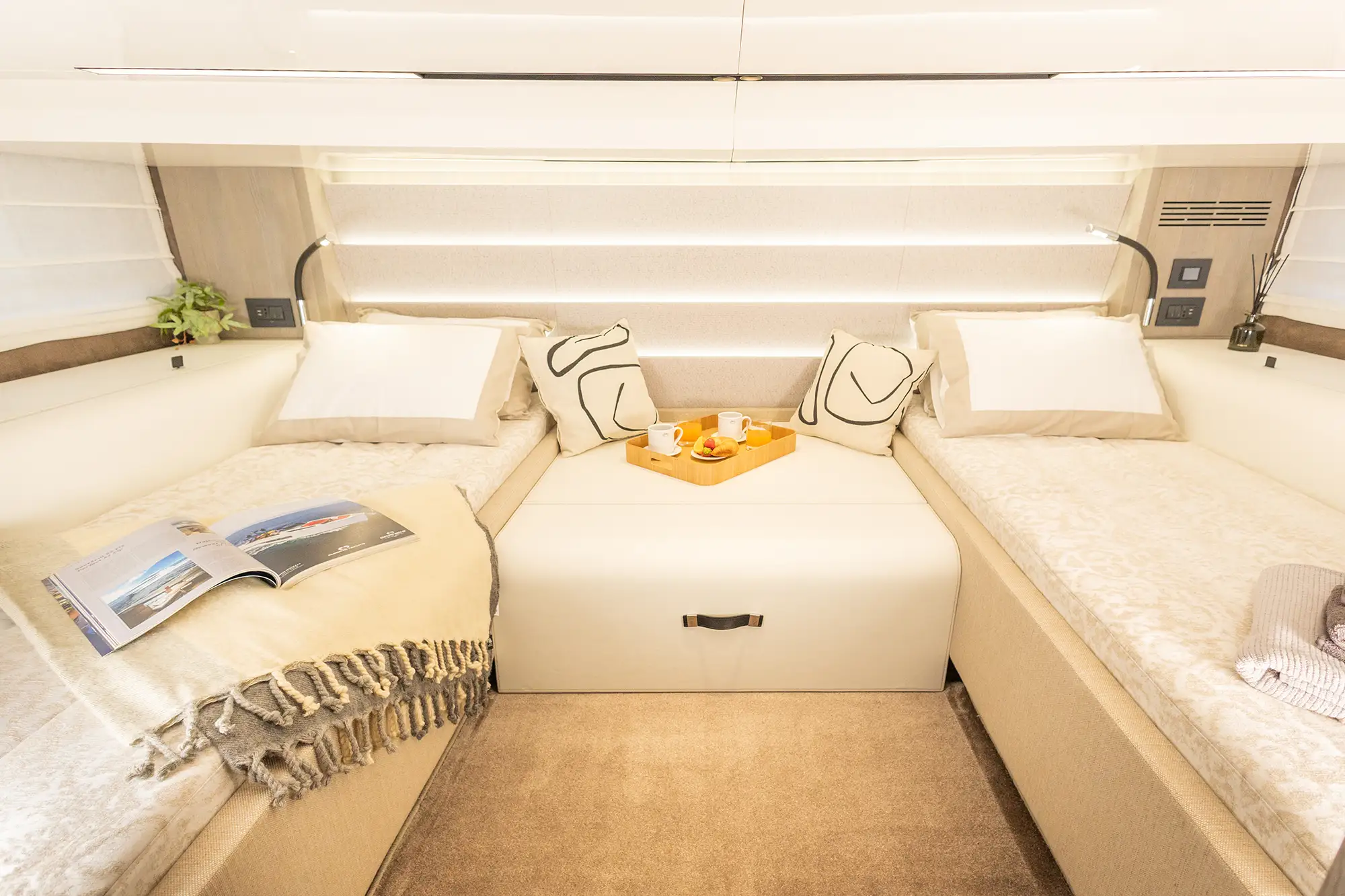 Luxury Tender Cranchi A46 bedroom with 2 beds