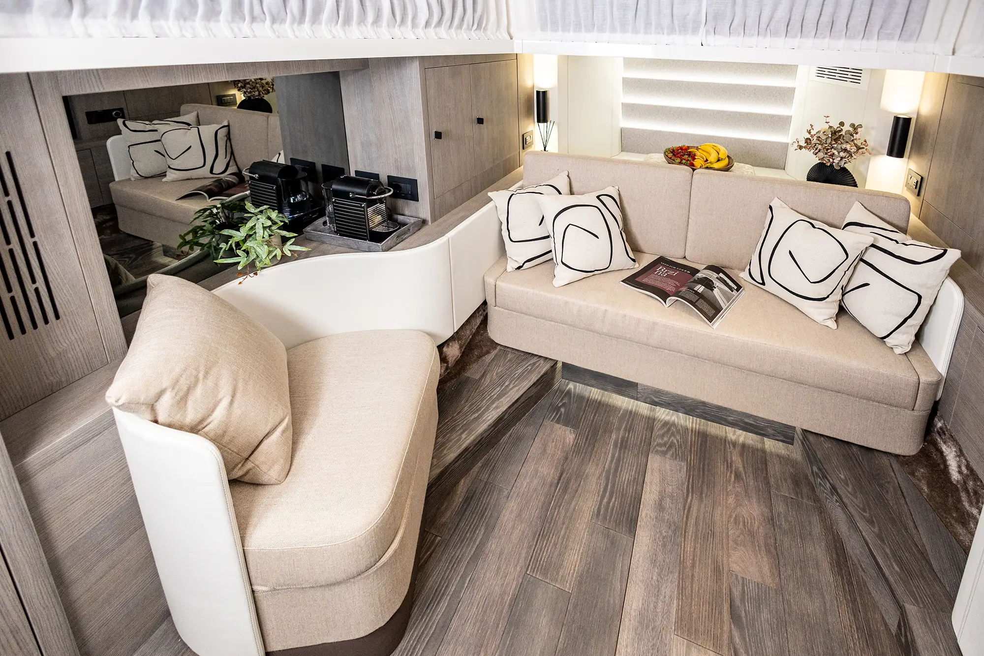 Luxury Tender Cranchi A46 seating area