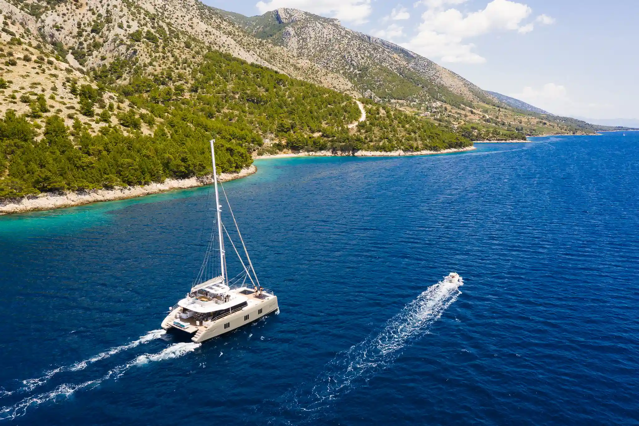 Champaign cheers on the luxury yacht